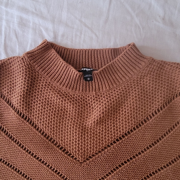 Express Sweater - Picture 3 of 3